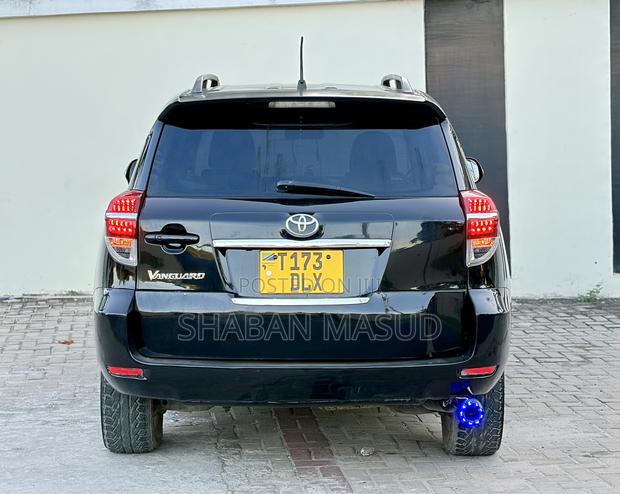 Toyota Vanguard 2010 Black
