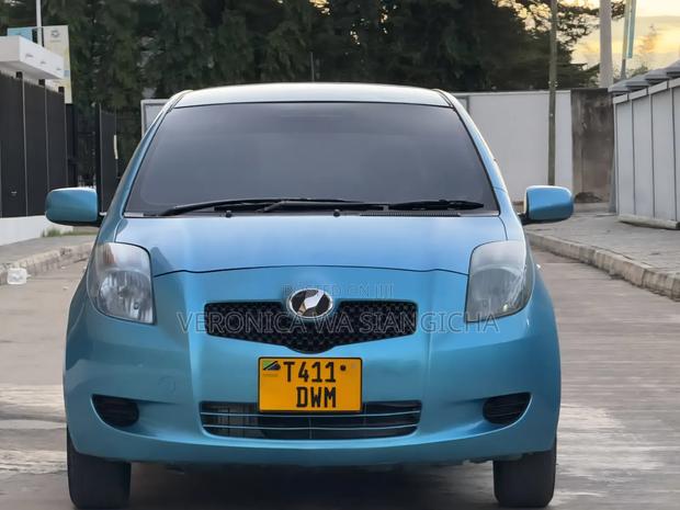Toyota Vitz 2006 Blue