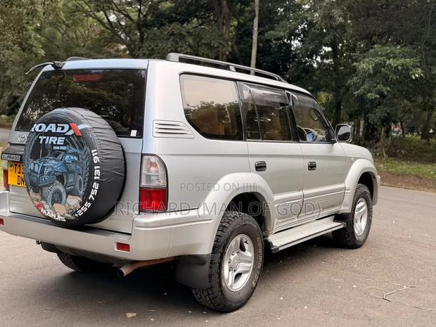 Toyota Land Cruiser Prado 2001 Silver