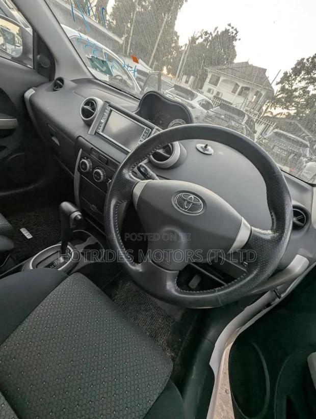Toyota IST 2005 White