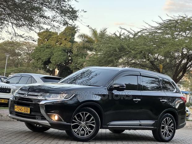 Mitsubishi Outlander 2015 Black