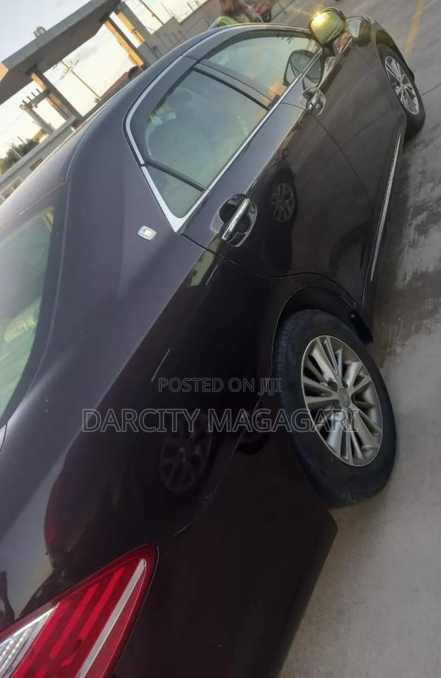 Toyota Crown 2010