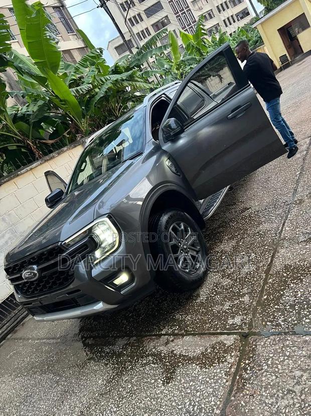 Ford Ranger Wildtrak 2023 Gray