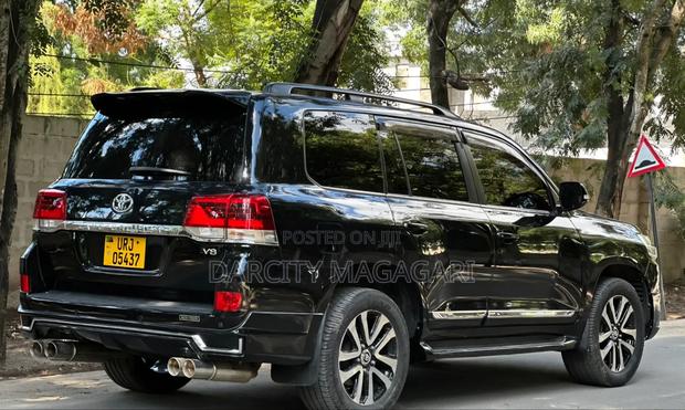 Toyota Land Cruiser 2017 Black