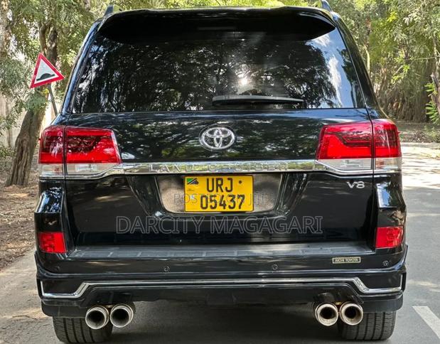 Toyota Land Cruiser 2017 Black