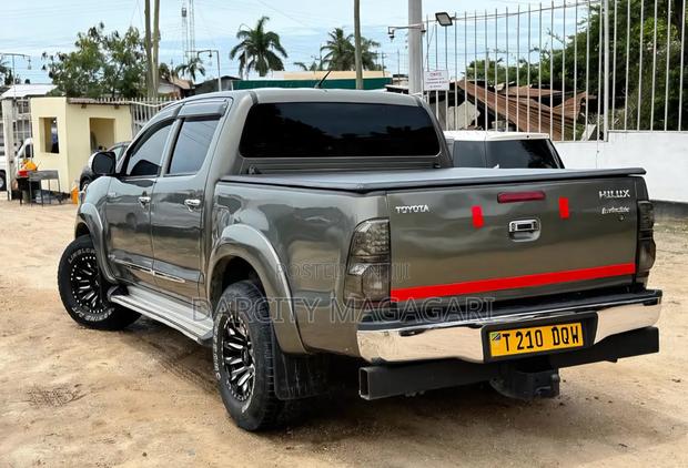 Toyota Hilux 2015