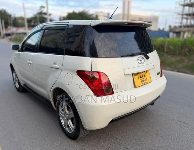 Toyota IST 2004 White