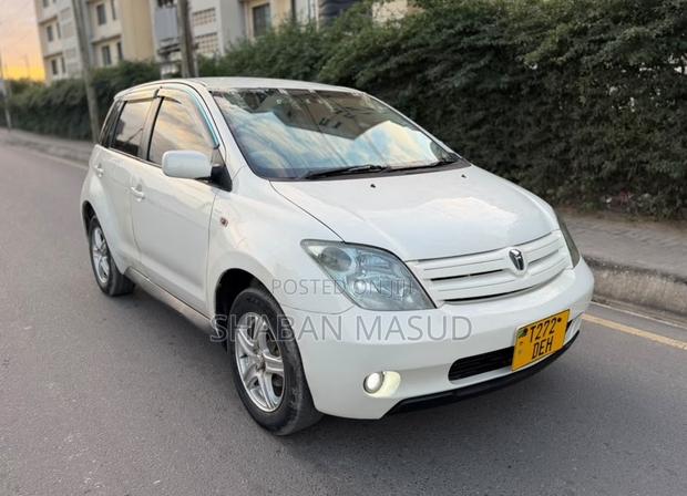 Toyota IST 2004 White