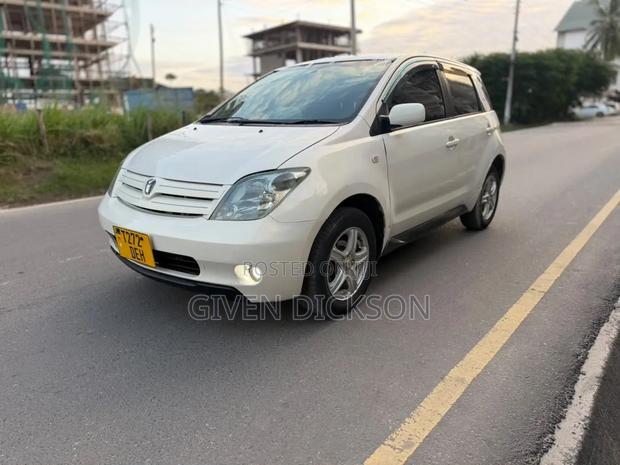 Toyota IST 2005 White