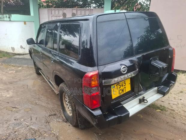 Nissan Patrol 2005 Black
