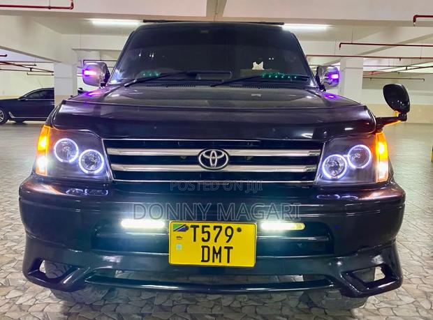 Toyota Land Cruiser 2002 Black