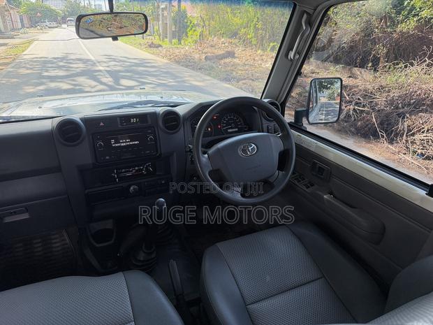 Toyota Land Cruiser 2018 White