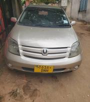Toyota IST 2004 Gold for sale