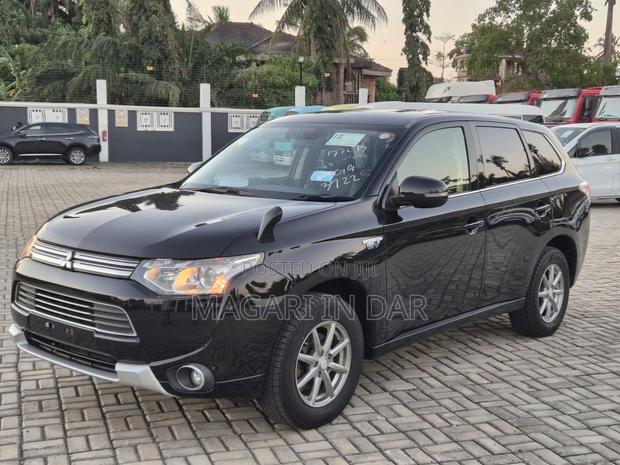 Mitsubishi Outlander 2014 Black