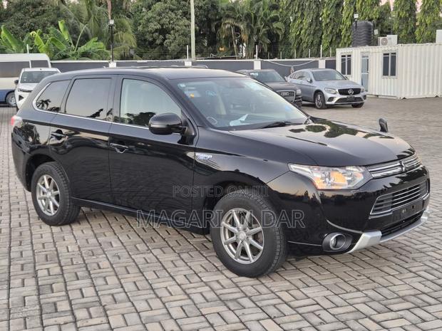 Mitsubishi Outlander 2014 Black