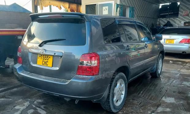 Toyota Kluger 2005 Gray