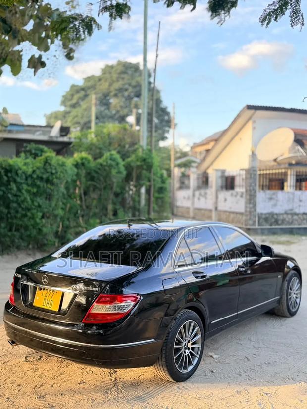 Mercedes-Benz C-Class C 180 CGI BlueEFFICIENCY (S204) 2009 Black