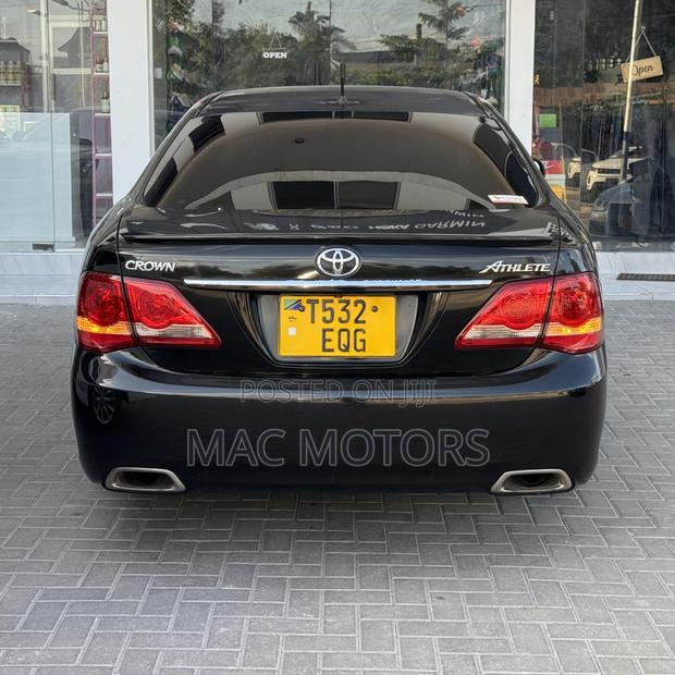 Toyota Crown 2009 Black