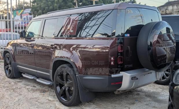 Land Rover Defender 2023 Red