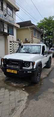 Toyota Land Cruiser 2017 White for sale