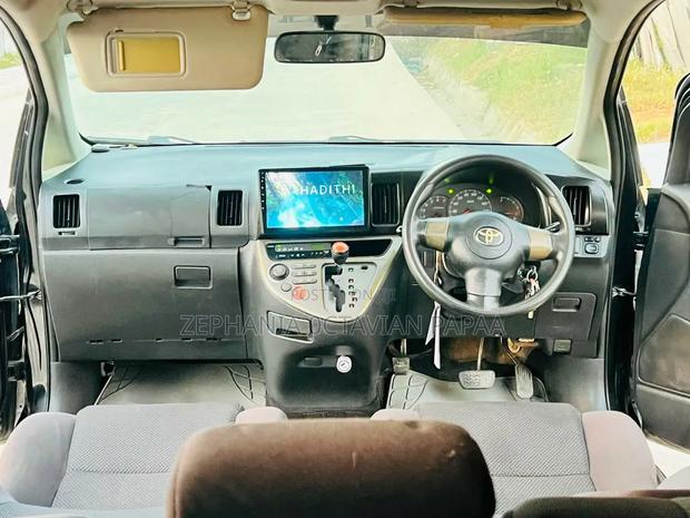 Toyota Wish 2004 Black