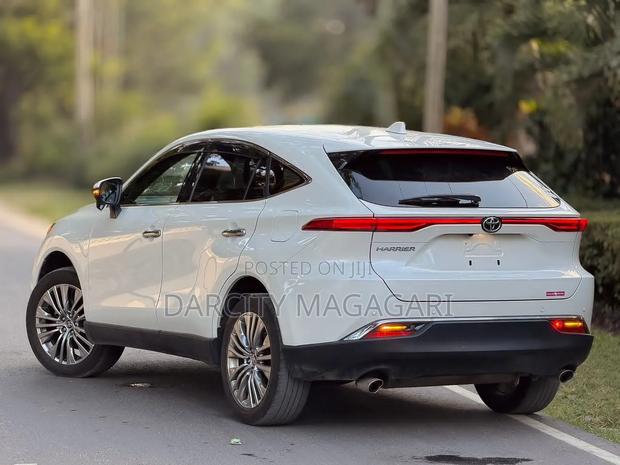 Toyota Harrier 2022