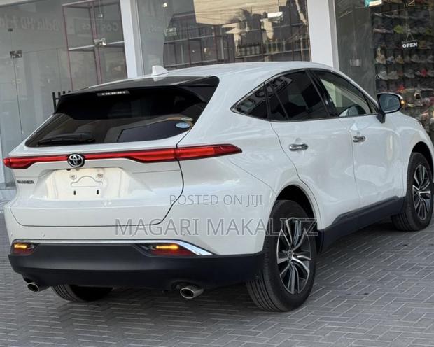 Toyota Harrier 2.0 2020 White