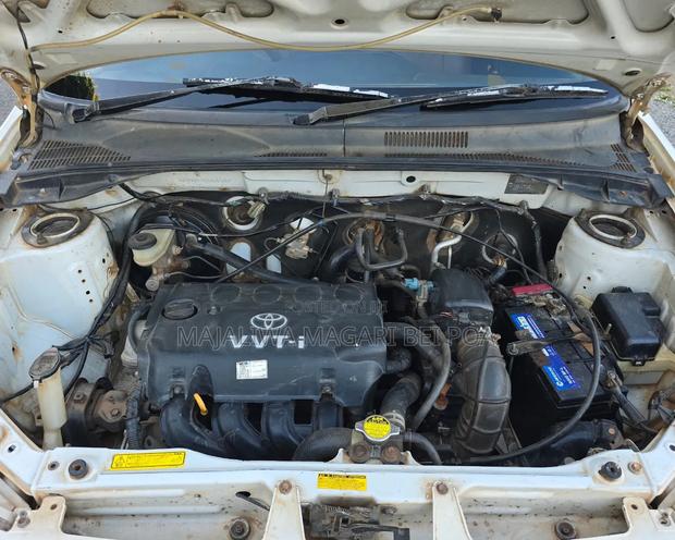Toyota Succeed 2010 White