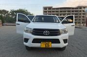 Toyota Hilux 2016 White for sale
