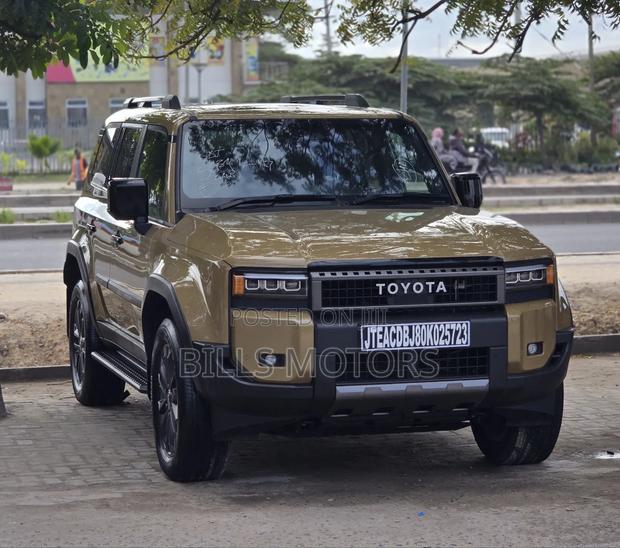 Toyota Land Cruiser Prado 2025 Green