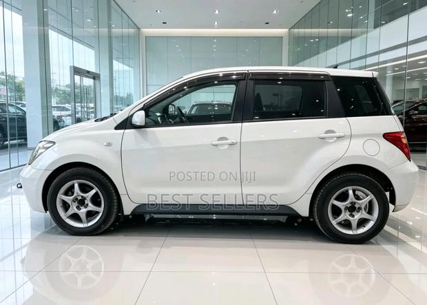 Toyota IST 2004 Off white