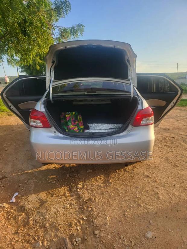 Toyota Belta 2007 Silver