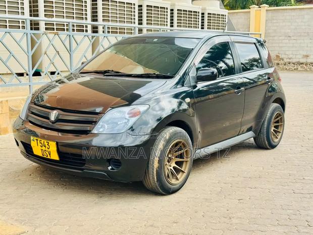 Toyota IST 2005 Matt Black
