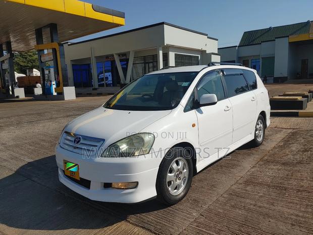 Toyota Ipsum 2005 White