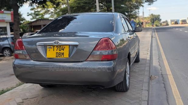 Toyota Mark II 2004 Gray