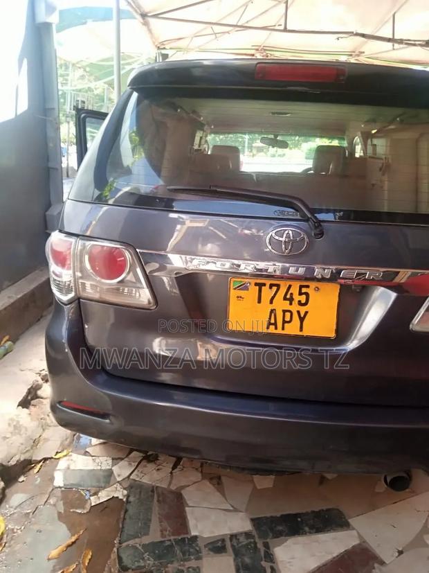 Toyota Fortuner 2005 Gray