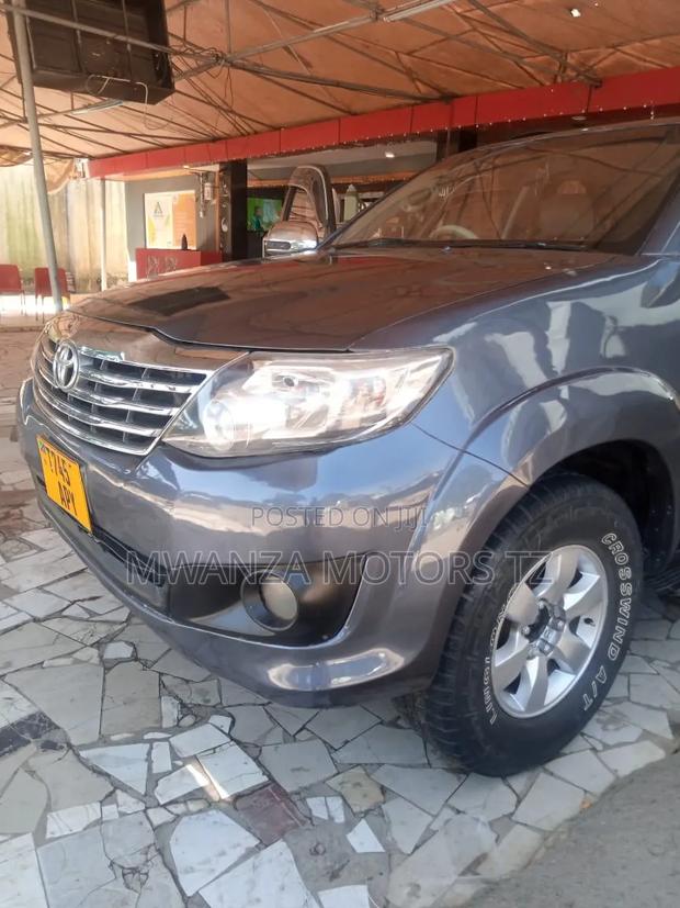 Toyota Fortuner 2005 Gray