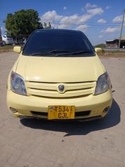 Toyota IST 2005 Yellow for sale