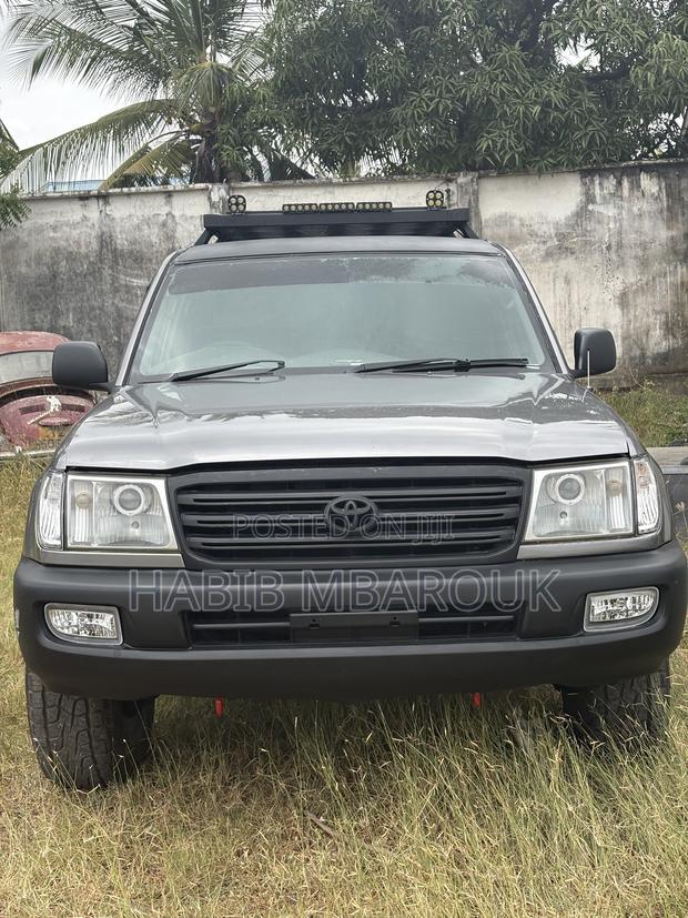 Toyota Land Cruiser HDJ 100 2002 Black