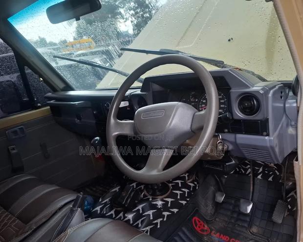 Toyota Land Cruiser 1978 Gold