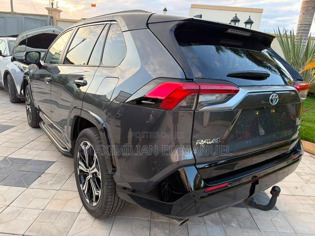 Toyota RAV4 Hybrid 2023 Gray