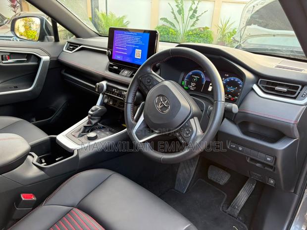Toyota RAV4 Hybrid 2023 Gray