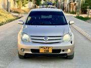 Toyota IST 2004 Gold for sale
