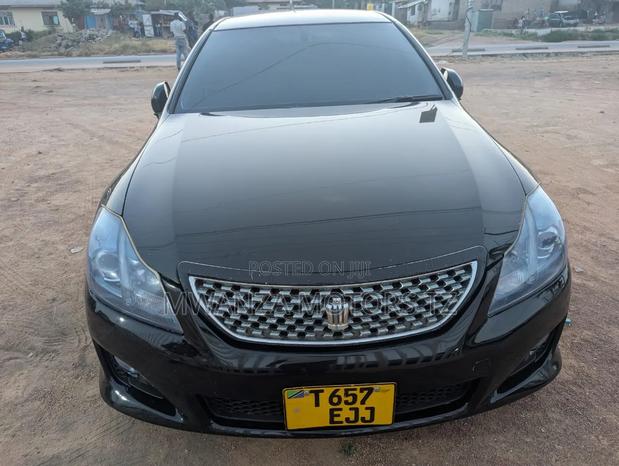 Toyota Crown 2009 Matt Black
