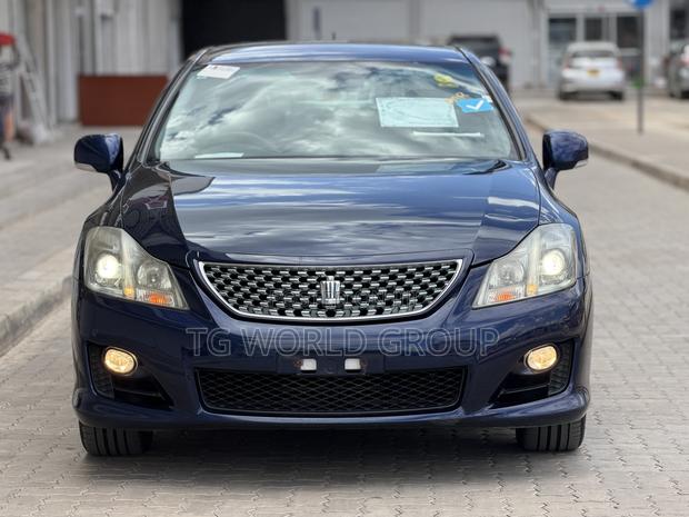 Toyota Crown 2009 Blue