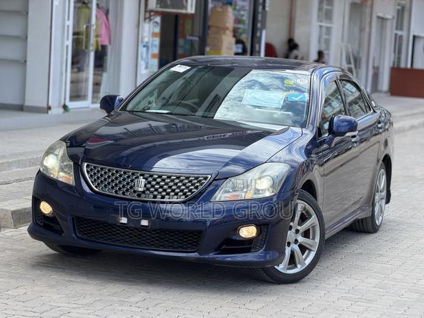 Toyota Crown 2009 Blue