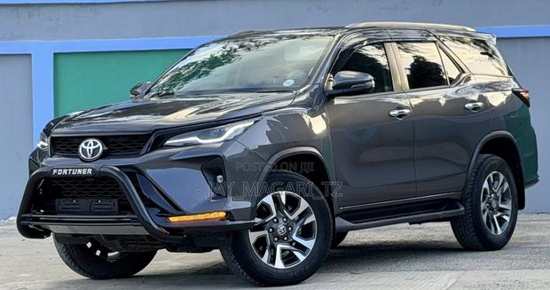 Toyota Fortuner 2024 Gray