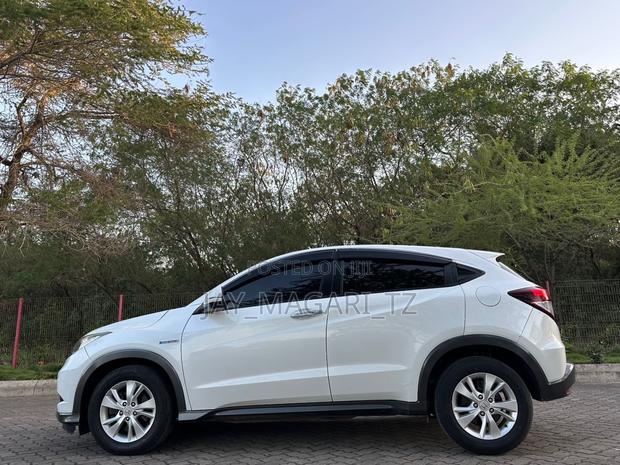 Honda Vezel 2016 White