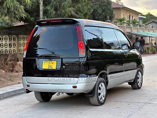 Toyota Noah 2003 Black