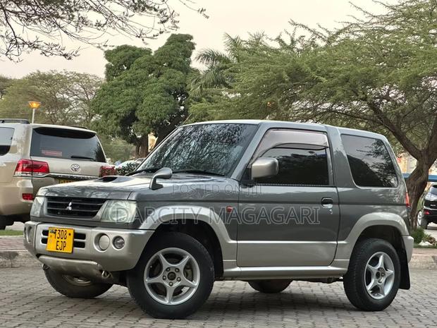 Mitsubishi Pajero 2007 Gray